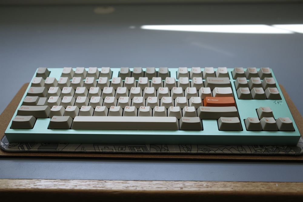 Low three-quarter front view of the full board